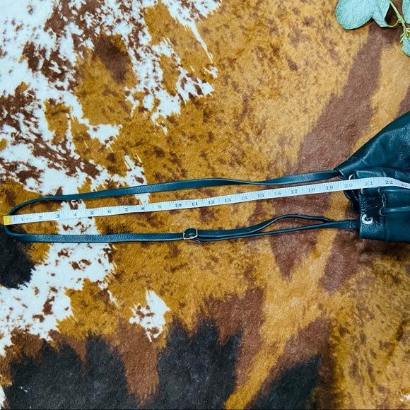 Jennifer Haley 100% Leather Fringe Bucket Bag - Picture 5 of 8